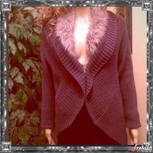 Gray Sweater by Daisy Fuentes sz med